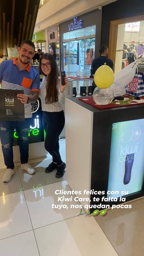 Foto real de David S. con Kiwi Care